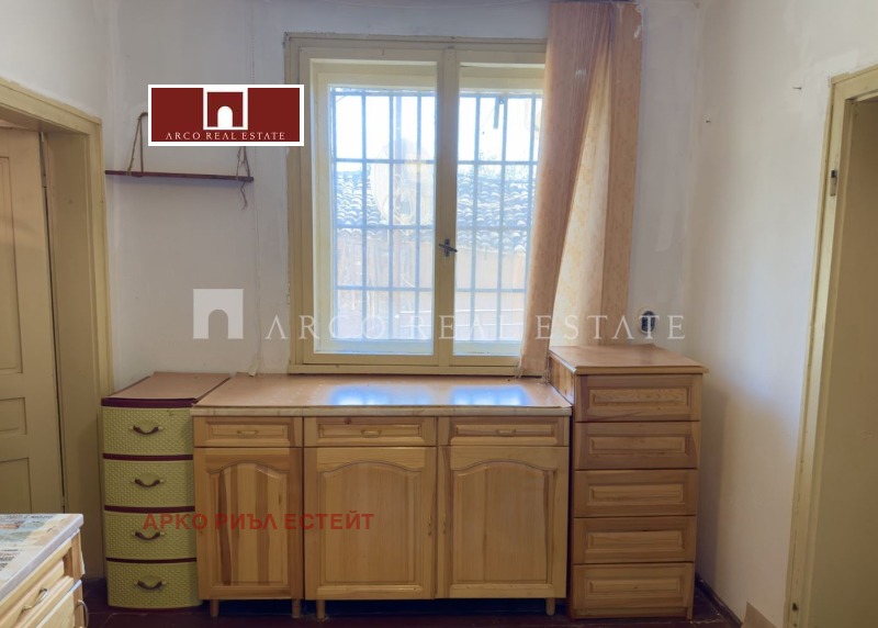 Продава КЪЩА, с. Лобош, област Перник, снимка 7 - Къщи - 47505730