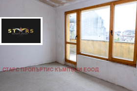 2 camere da letto Tsentar, Varna 8