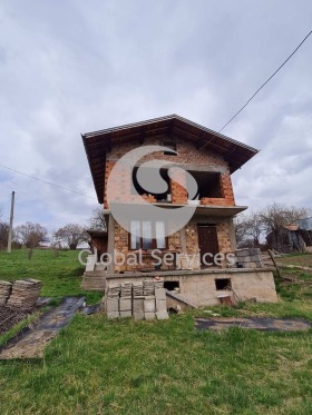 Продажба на имоти в с. Черна гора, област Перник - изображение 1 