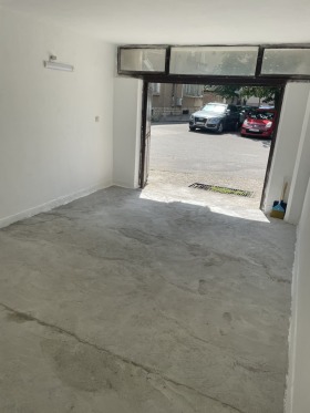 Garage Idealen zentar, Plewen
