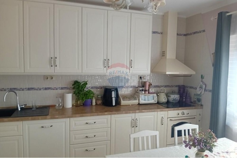 Продава  Етаж от къща област Варна , с. Осеново , 200 кв.м | 89738131