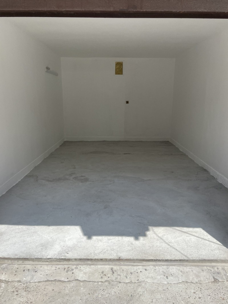 Продава  Гараж град Плевен , Идеален център , 22 кв.м | 77028929 - изображение [3]