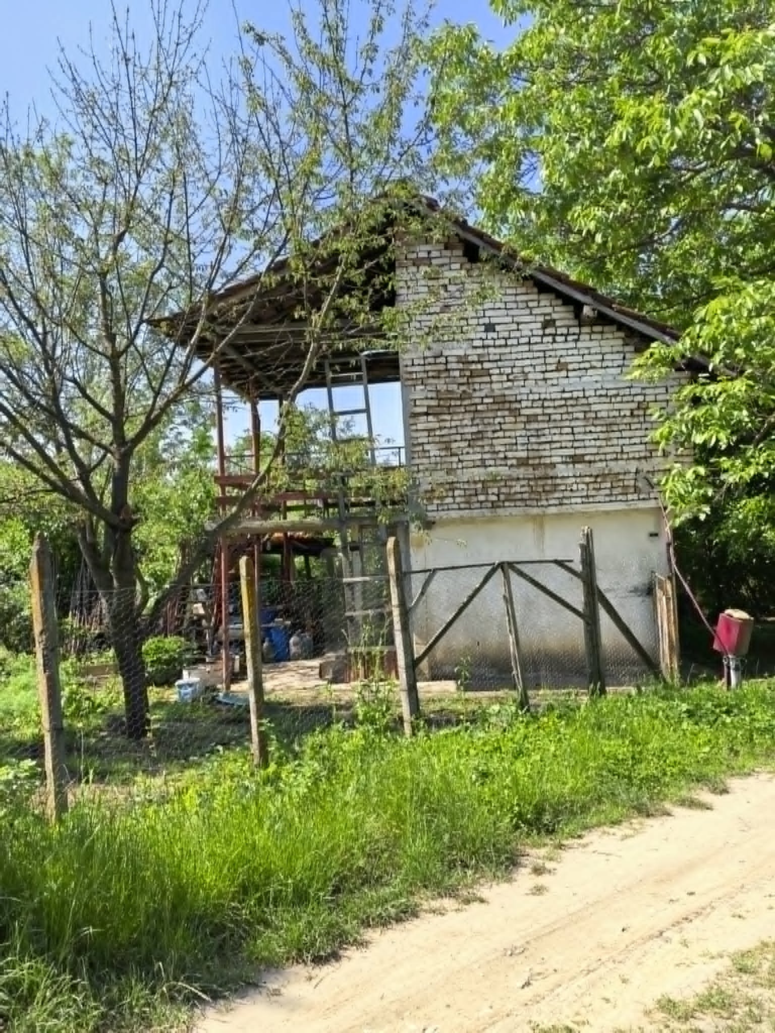 Продава ВИЛА, гр. Плевен, Индустриална зона - Изток, снимка 2 - Вили - 54677148