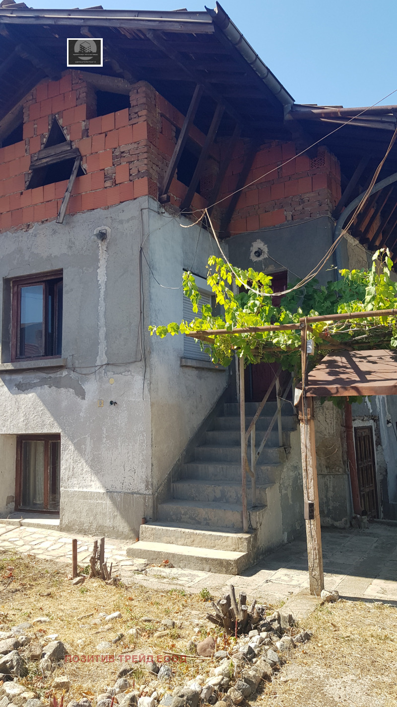 Продава КЪЩА в област Кюстендил, с. Големо село - 100 кв.м / 35 279.14 € » 69 000 лв., ПОЗИТИВ ТРЕЙД ЕООД