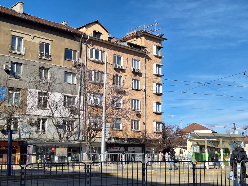 Продава МАГАЗИН в град София, Център - 50 кв.м / 129 500 € » 253 279.99 лв.