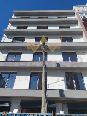 1 chambre Tsentar, Varna 1