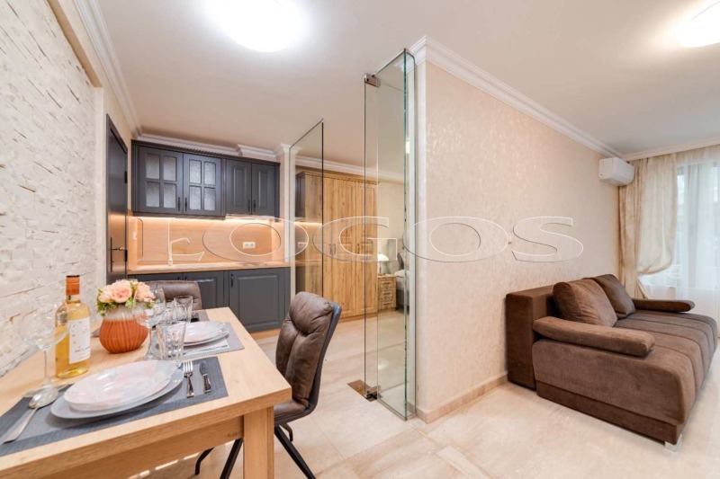 Продава  2-стаен, град Варна, Гръцка махала •  195 000 € • ID 74923006 — holmes.bg - [1] 