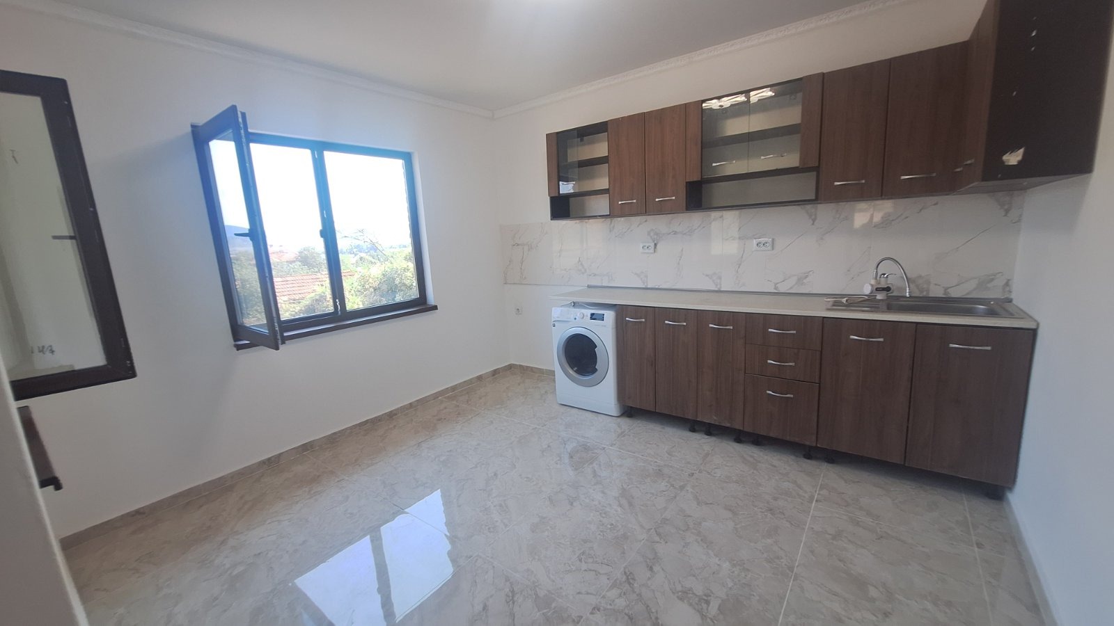 Продава КЪЩА, гр. Дългопол, област Варна, снимка 6 - Къщи - 56116987