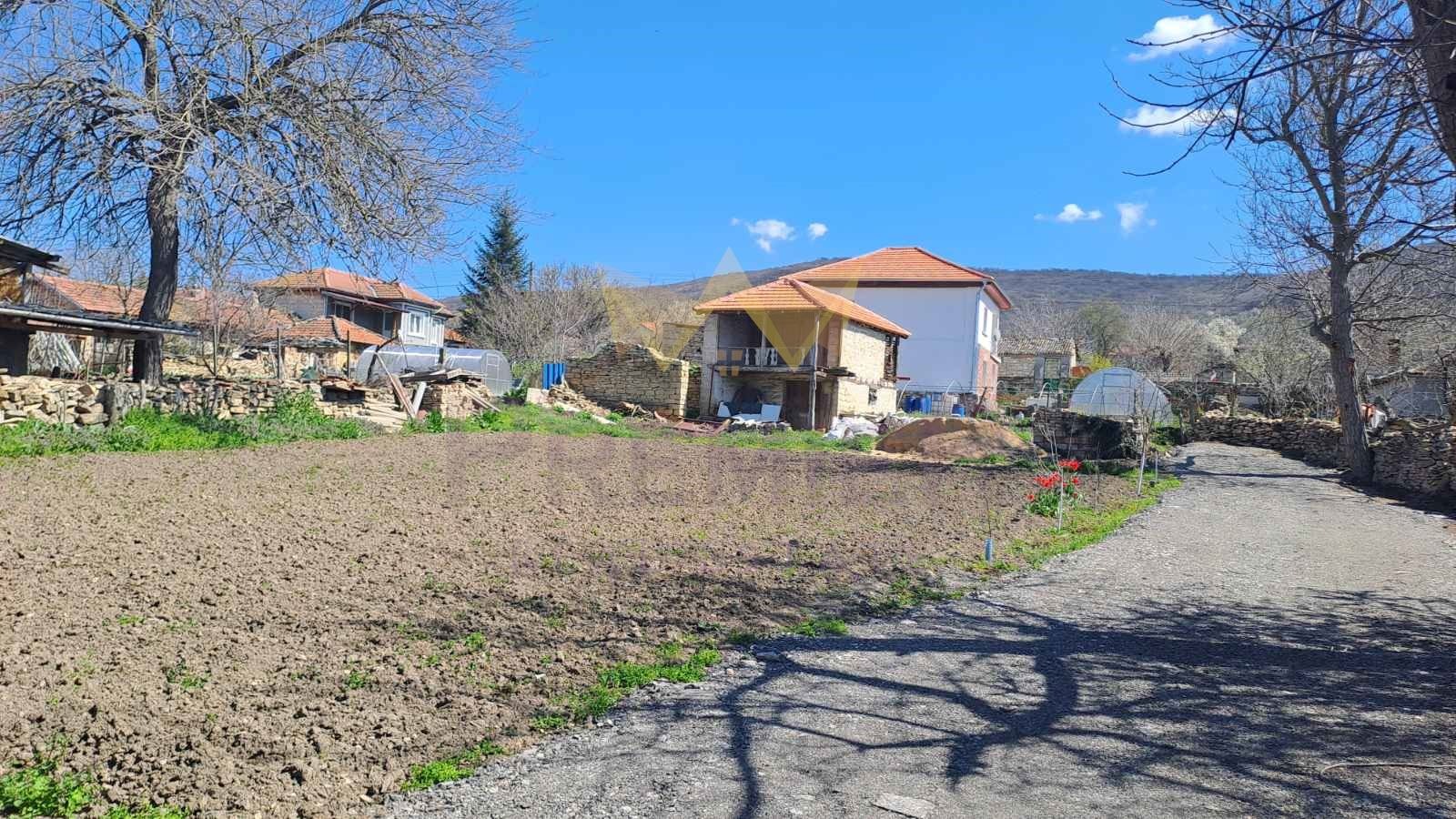 Продава ПАРЦЕЛ, с. Петров дол, област Варна, снимка 2 - Парцели - 54111315