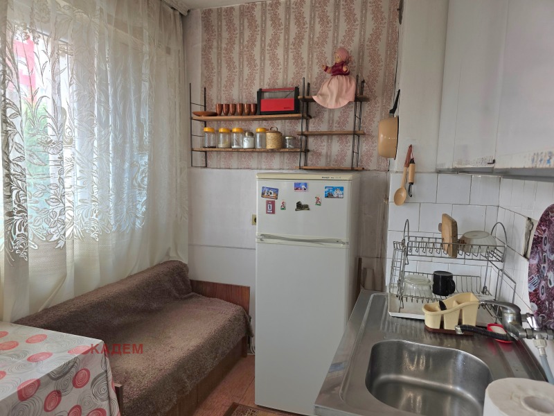 Продава  2-стаен град Кюстендил , Запад , 75 кв.м | 51848987 - изображение [11]