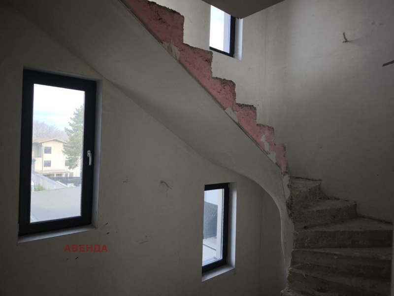 Продава КЪЩА, гр. София, м-т Детски град, снимка 6 - Къщи - 52721912