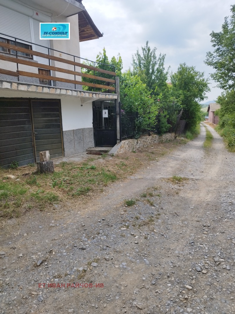 Продава КЪЩА, гр. Дупница, област Кюстендил, снимка 2 - Къщи - 53271469