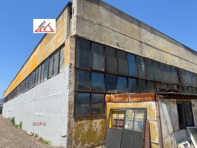 Продава  Склад, град Враца, Промишлена зона - Изток •  450 000 EUR • ID 67780125 — holmes.bg - [1] 