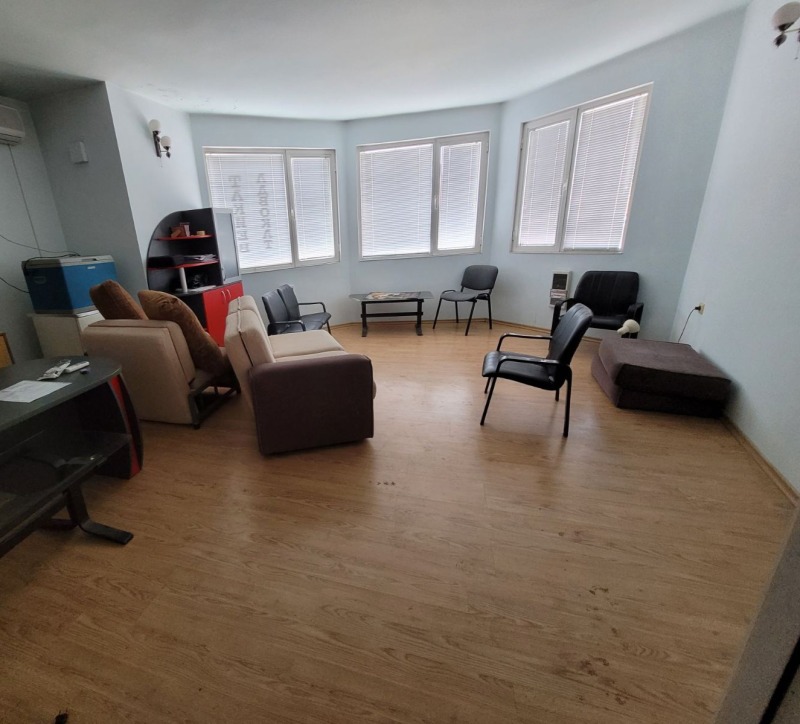 Продава  Офис област Велико Търново , гр. Горна Оряховица , 53 кв.м | 54176924