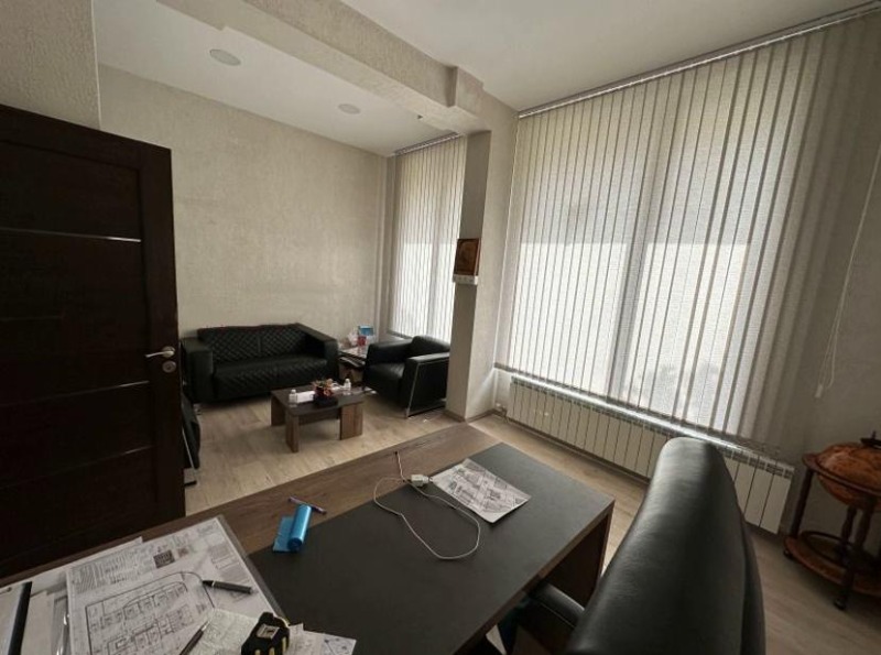 À venda  Escritório Sofia , Studentski grad , 140 m² | 79821701 - imagem [6]