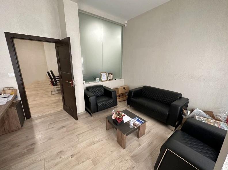 À venda  Escritório Sofia , Studentski grad , 140 m² | 79821701 - imagem [7]