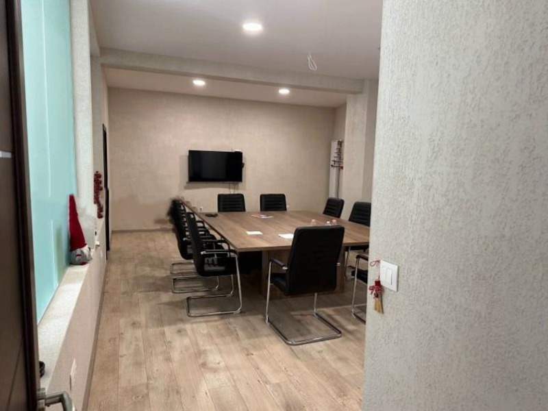 À venda  Escritório Sofia , Studentski grad , 140 m² | 79821701