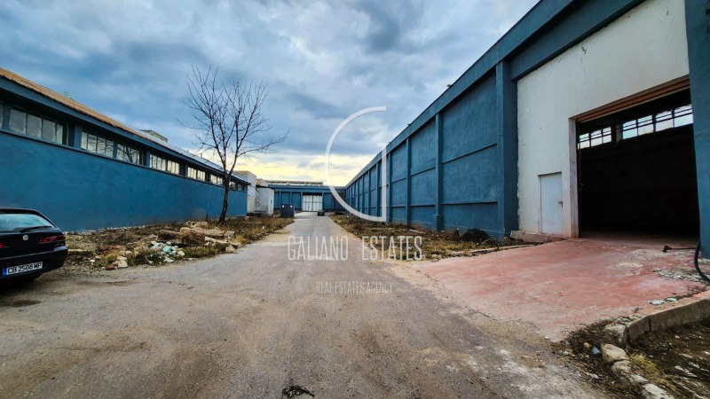 En venta  Edificio industrial Sofia , Svetovrachene , 12000 metros cuadrados | 83532323 - imagen [3]