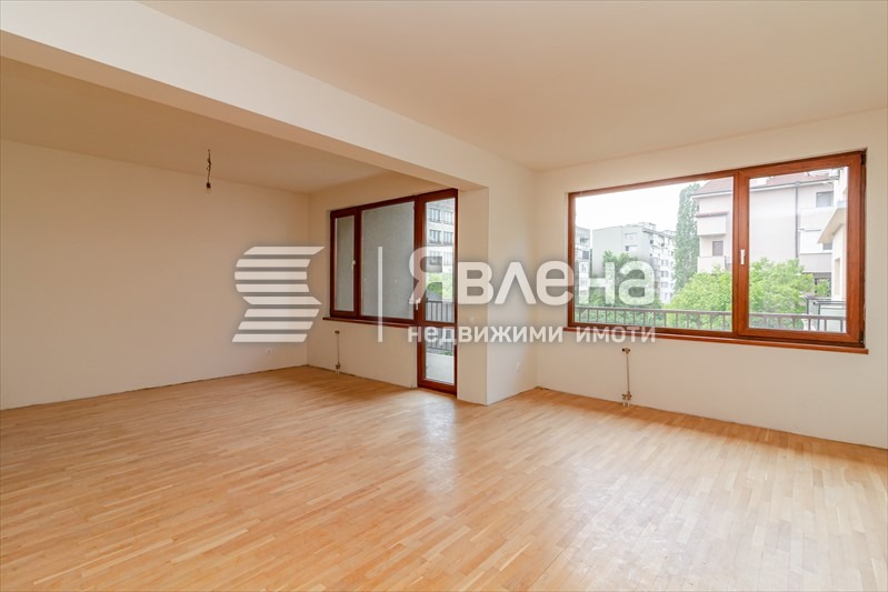 À vendre  3 chambres Sofia , Iztok , 265 m² | 32066413