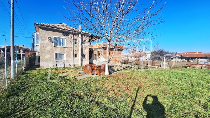 Продава КЪЩА, с. Боянци, област Пловдив