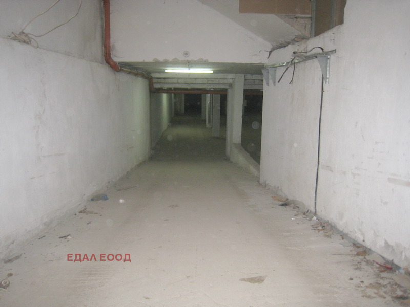 Продаја  Гараге Софија , Лјулин - центар , 640 м2 | 52883910 - слика [11]