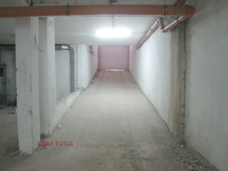 Продаја  Гараге Софија , Лјулин - центар , 640 м2 | 52883910 - слика [2]