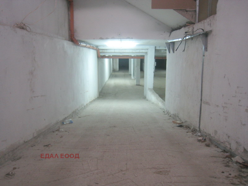 Продаја  Гараге Софија , Лјулин - центар , 640 м2 | 52883910 - слика [12]