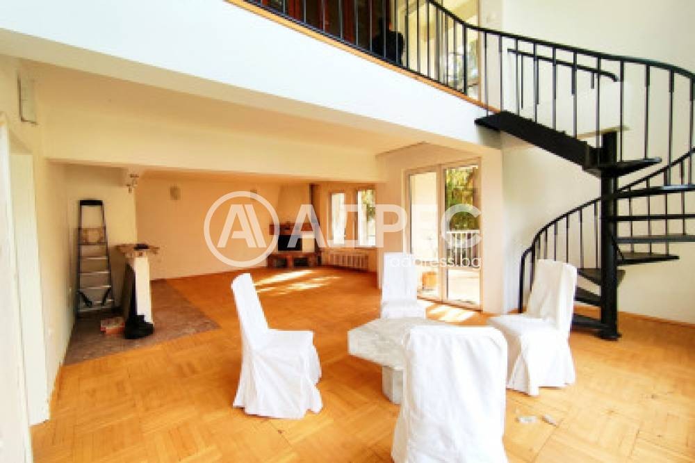 Продава МНОГОСТАЕН, гр. София, Стрелбище, снимка 2 - Апартаменти - 54604838