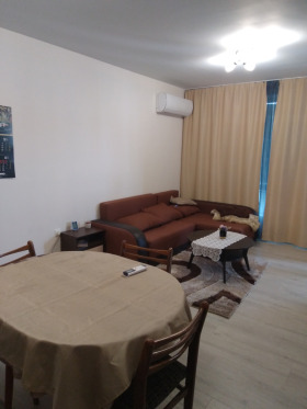 1 quarto Ostromila, Plovdiv 2