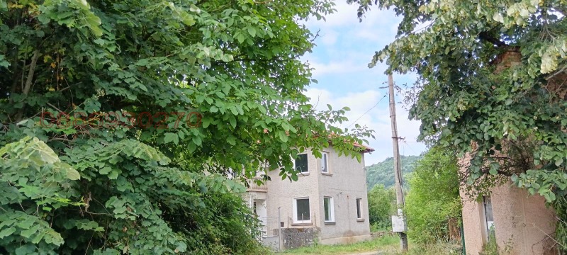 Продава КЪЩА, с. Микре, област Ловеч, снимка 8 - Къщи - 52783662