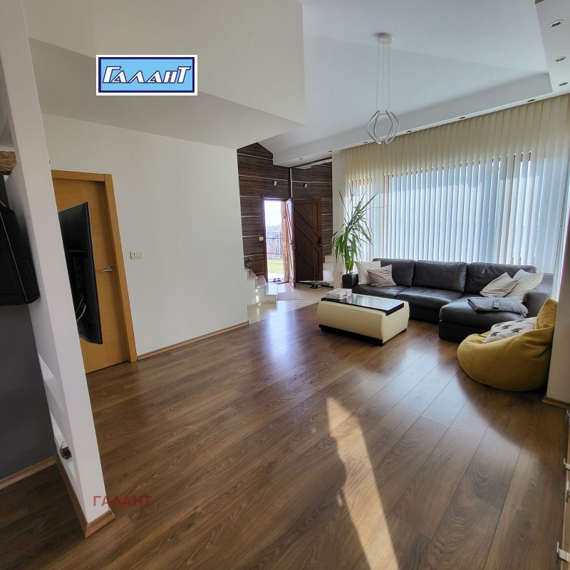 Продава КЪЩА, гр. Варна, Изгрев