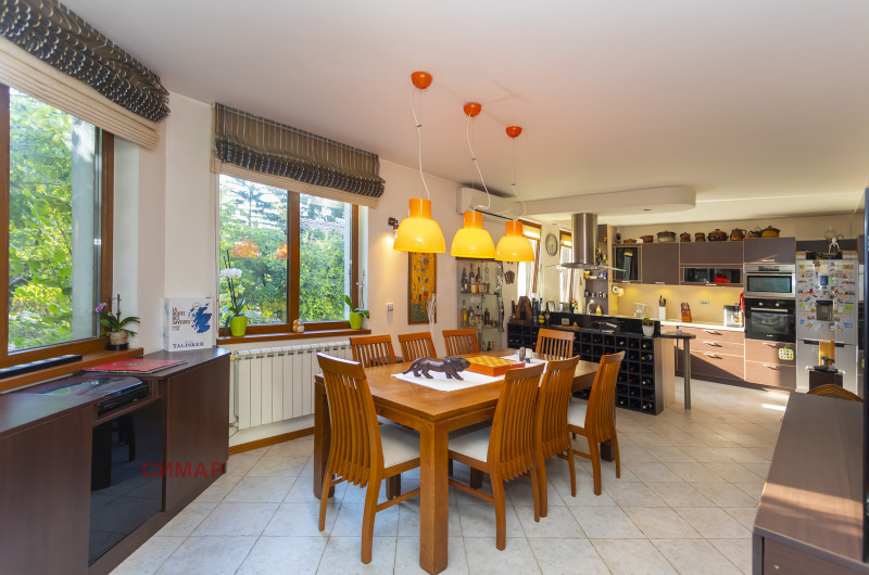 Продава КЪЩА, гр. София, в.з.Бункера, снимка 2 - Къщи - 52814564