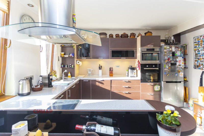 Продава КЪЩА, гр. София, в.з.Бункера, снимка 2 - Къщи - 53069231