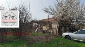 Продажба на имоти в с. Подслон, област Стара Загора - изображение 1 