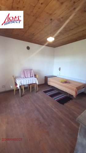 Casa Zlatna livada, región Stara Zagora 7