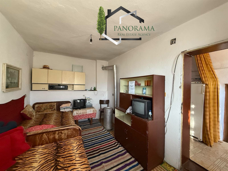 Продава КЪЩА, гр. Шумен, Мътница, снимка 2 - Къщи - 53369139