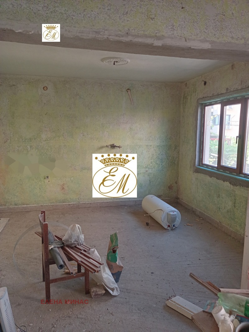 Продава ЕТАЖ ОТ КЪЩА в град Шумен, Басейна - 80 кв.м / 136 000 € » 265 992.88 лв., ЕЛЕНА МИНАС