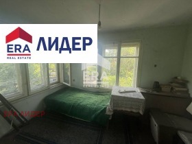 Продава  Къща, с. Николово
