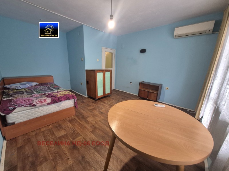 Продава  1-стаен град Добрич , Център , 50 кв.м | 37629712
