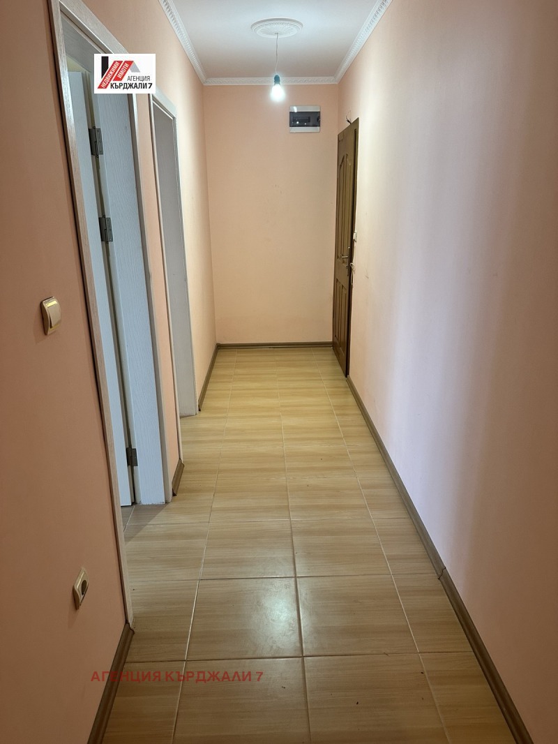 Продава 2-СТАЕН, гр. Кърджали, Възрожденци, снимка 3 - Апартаменти - 53092457