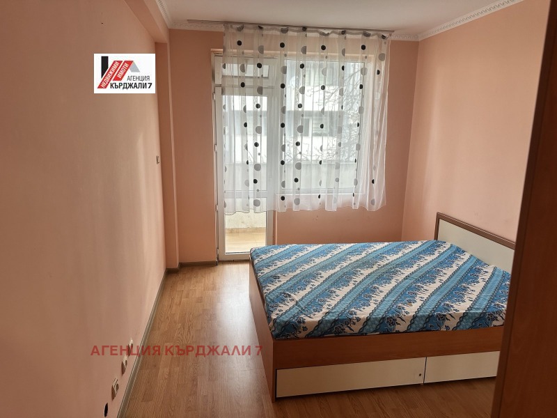 Продава 2-СТАЕН, гр. Кърджали, Възрожденци