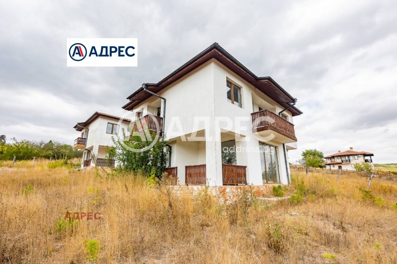 Продава КЪЩА, област Добрич, с. Църква • 97000 € / 189715.51 лв. • 70692253 1