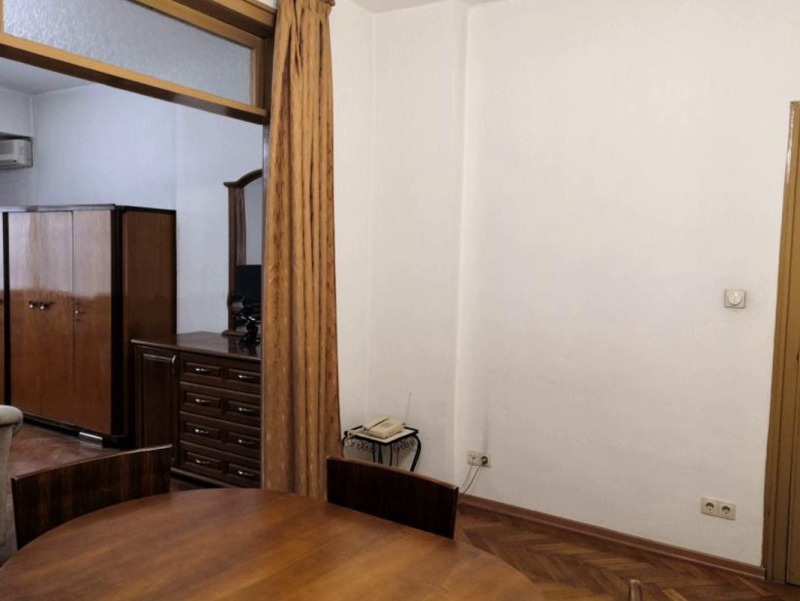 Продава 2-СТАЕН, гр. София, Център, снимка 3 - Апартаменти - 52751384