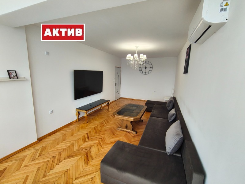 Продава 4-СТАЕН, гр. Търговище, Център, снимка 3 - Апартаменти - 53581123