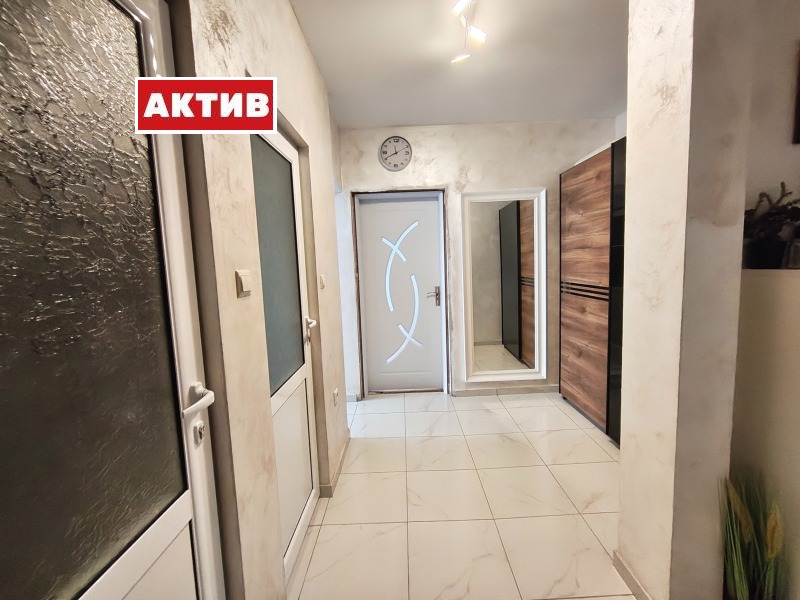 Продава 4-СТАЕН, гр. Търговище, Център, снимка 13 - Апартаменти - 53581123