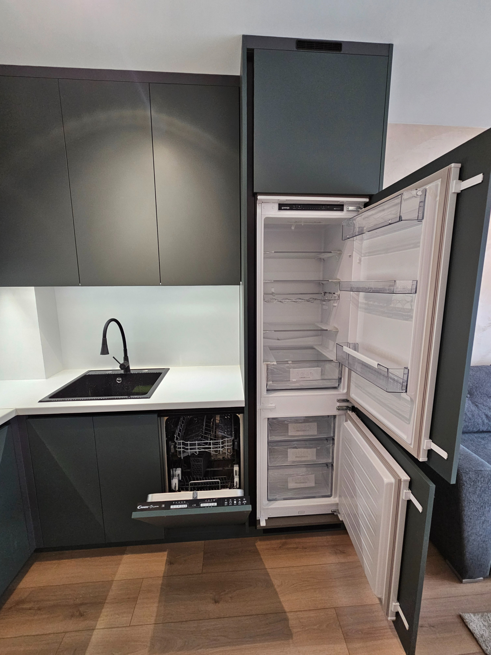 Продава 2-СТАЕН, гр. Пловдив, Кършияка, снимка 2 - Апартаменти - 54112154