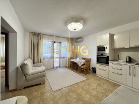 2 bedroom m-t Alen mak, Varna 2