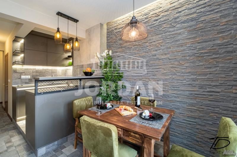 De vânzare  2 dormitoare Varna , Țentâr , 90 mp | 71243482