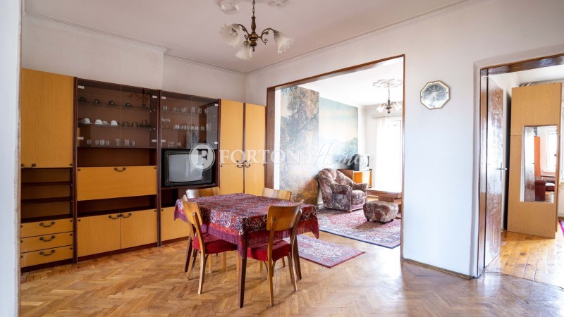 Продава 4-СТАЕН, гр. София, Център