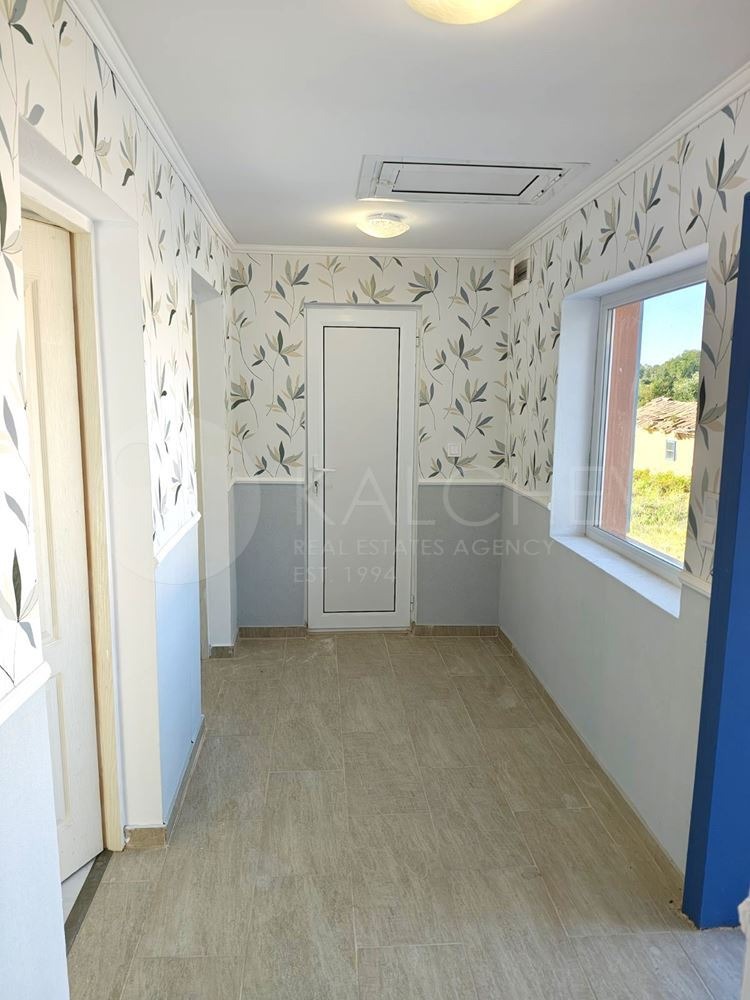 Продава КЪЩА, с. Дропла, област Добрич, снимка 7 - Къщи - 55229502